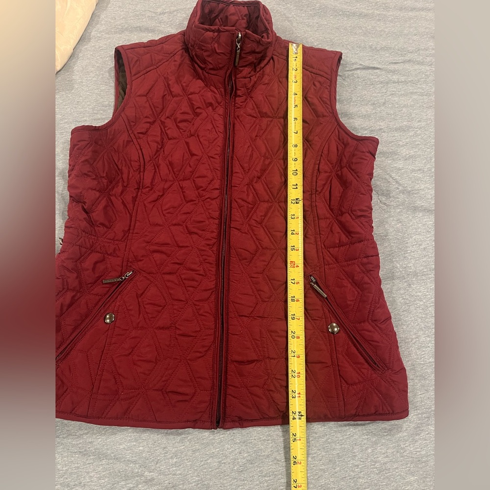 Weatherproof Maroon Quilted Vest - Picture 4 of 5